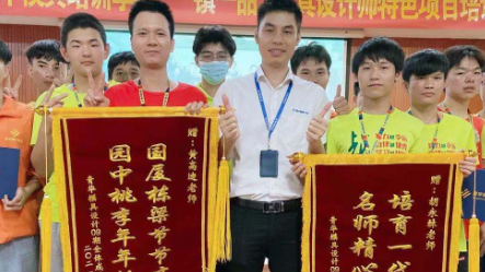 從此你將變成萬千女孩子心目中的男神——記青華模具學(xué)員畢業(yè)典禮