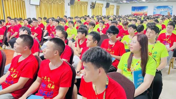 青華模具職業(yè)素養(yǎng)課《職場潛規(guī)則》圓滿結(jié)束