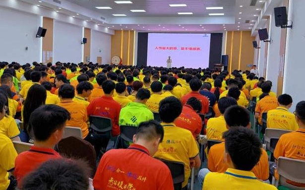 青華職業(yè)素養(yǎng)課的溫暖一課——以感恩之心